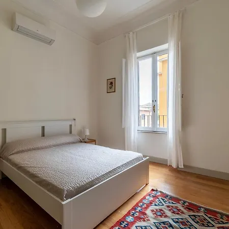 Guesthost - Bright & Roomy X6 - Trastevere District Apartment *