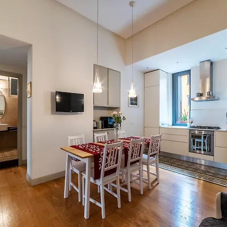 Guesthost - Bright & Roomy X6 - Trastevere District Apartment *